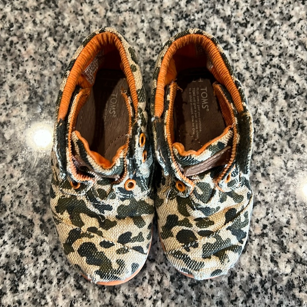 T7 Tom’s military placeless high top shoes Toddler
